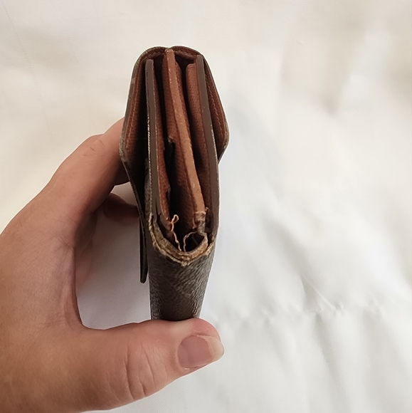 Louis Vuitton Monogram Elise Wallet - Picture 4 of 8